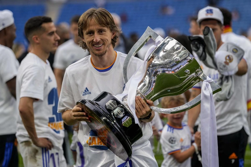 Hai đoạn kết trái ngược của Bale và Modric