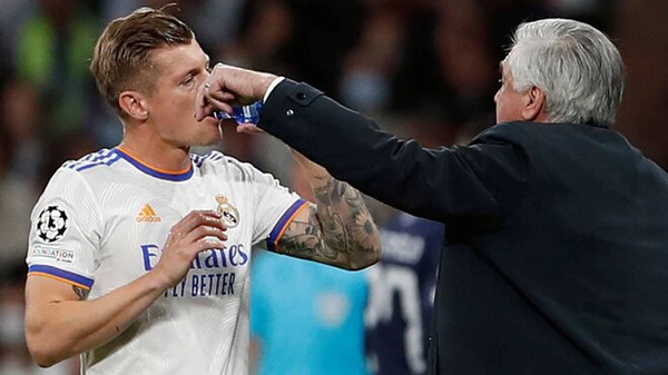 Kroos: 'Nghe có vẻ Ancelotti không biết gì về chiến thuật'