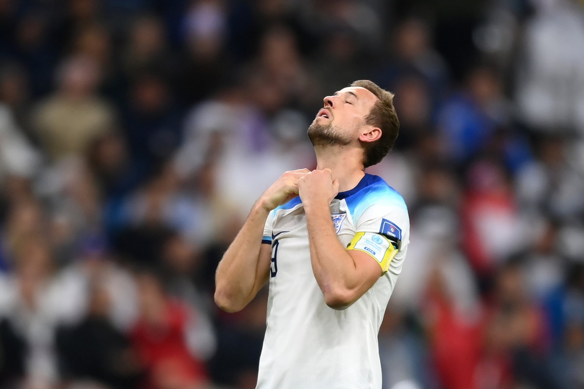 Kane đá bay giấc mơ World Cup của người Anh