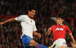 Triều Tiên đưa cầu thủ từng đá Champions League đến Việt Nam