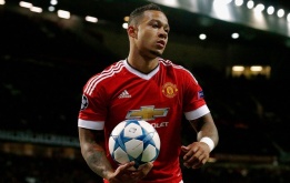 Mourinho lý giải nguyên nhân để Depay dự bị