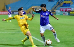 Hà Nội FC nối dài mạch bất bại sau màn rượt đuổi tỷ số căng thẳng