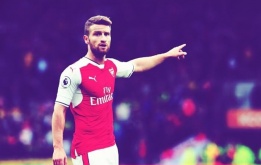 Shkodran Mustafi chọc ghẹo tân binh Arsenal trên mạng xã hội