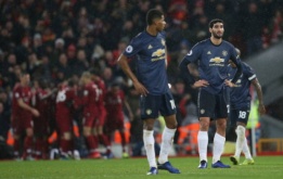 Mourinho: 'Tôi muốn các cầu thủ trốn sau lưng mình'