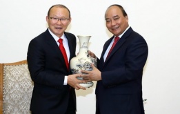 Thủ tướng Nguyễn Xuân Phúc: 'Tạo mọi điều kiện để HLV Park Hang-seo hoàn thành trọng trách'