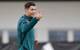 Sóng gió tại Juventus trôi qua, Ronaldo trở thành đối tác của “gã khổng lồ”