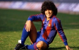 Diego Maradona: 'Cậu ấy không được Barcelona đối xử xứng đáng'