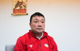 Vừa vô địch V-League, HLV Trương Việt Hoàng đã bày tỏ sự lo âu