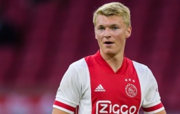 'De Ligt' 2.0 từ chối khoác áo Liverpool