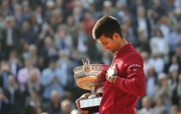 Roland Garros: Nơi Agassi mong đổi vận cho Djokovic