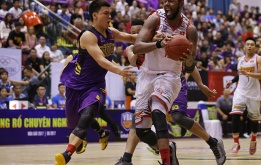 Saigon Heat thắng HCM City Wings trong Derby của máu và bạo lực