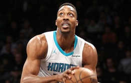CHÍNH THỨC! Charlotte Hornets chia tay trung phong 'Superman'