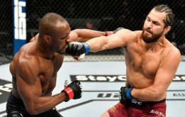 Kamaru Usman bảo vệ thành công đai vô địch trước Masvidal