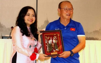 Đại sứ quán Việt Nam tại Myanmar thăm và động viên ĐT Việt Nam