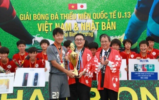 Lãnh sự quán Nhật Bản chúc mừng ĐT Việt Nam vô địch AFF 2018