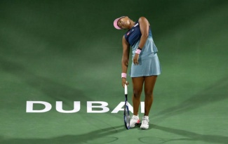 Naomi Osaka thất bại trận đầu tiên ở ngôi vị số 1 thế giới