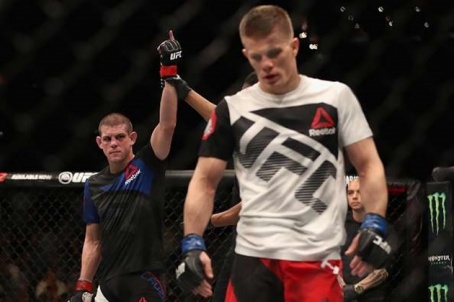 631783910-joe-lauzon-reacts-after-his-victory-over-gettyimages-1484568653-800