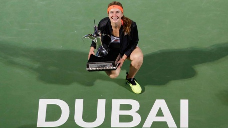 dubai-2017-wta-final-svitolina-trophy-1-1920