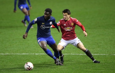 Bắn tốc độ và di chuyển khôn ngoan, 'ngọc thô' đã 'mở tài khoản' tại Man Utd