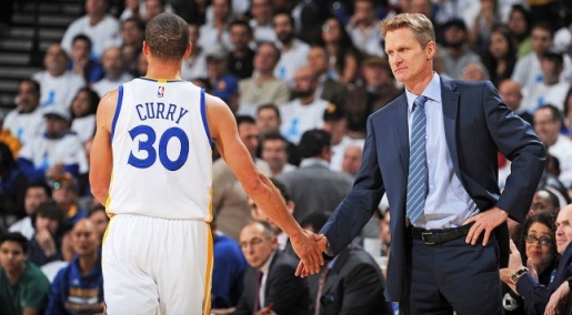 Kerr-Curry-hands-645x356