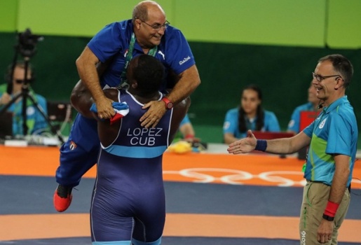 Các màn ăn mừng huy chương ấn tượng tại Olympic 2016