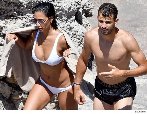 0718-nicole-scherzinger-and-grigor-dimitrov-bikini-in-italy-photos-sub-3