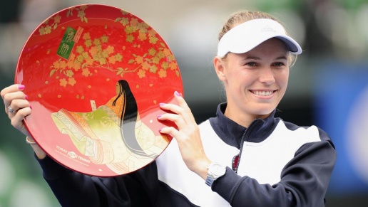 caroline_wozniacki_ppo_trophy