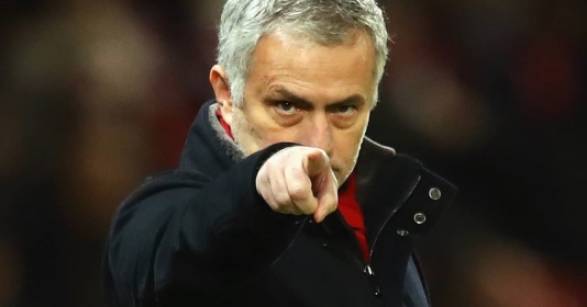 Quá tam ba bận, Mourinho chỉ đạo M.U dốc toàn lực chiêu mộ sao Arsenal
