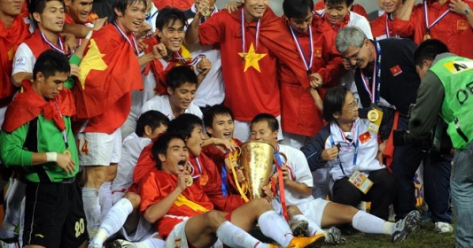 Điểm tin bóng đá Việt Nam sáng 12/11: HLV Calisto sắp tái ngộ lứa vô địch cầu thủ AFF Cup 2008