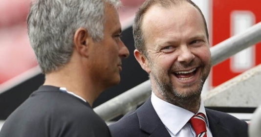 Ed Woodward mang tin vui chuyển nhượng đến fan Man Utd