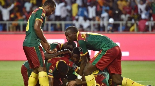 Những chú sư tử gầm vang, Cameroon ngược dòng đoạt Cúp vàng đầy kịch tính