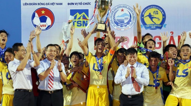 Lính bầu Đức, quân bầu Hiển tranh tài ở VCK U17 Quốc gia