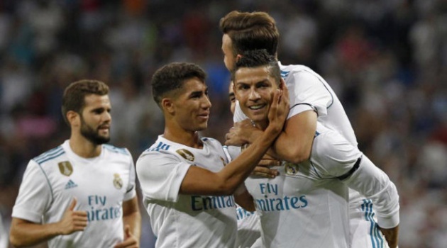 Ronaldo tỏa sáng, Real giữ cúp bạc ở lại Bernabeu