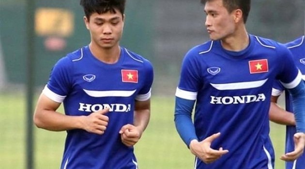 Điểm tin bóng đá Việt Nam tối 23/09: Công Phượng ca ngợi đàn anh Công Vinh