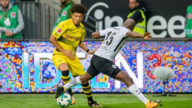 Thần đồng Anh quốc đi vào lịch sử Bundesliga