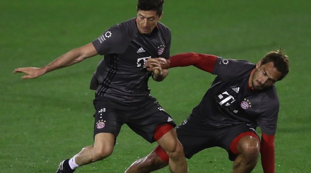 Hục hặc Hummels, Lewandowski bắt đầu làm loạn ở Bayern?