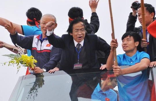 Điểm tin bóng đá Việt Nam sáng 05/03: “Công thần” VFF bất ngờ tung hô bầu Đức trước thềm đại hội