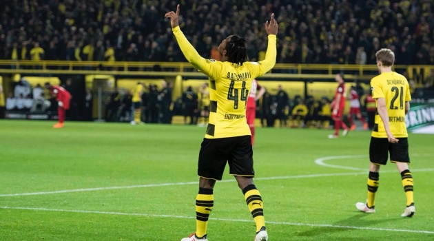 Batshuayi lập cú đúp, Dortmund 'nghẹt thở' giành thắng lợi phút bù giờ