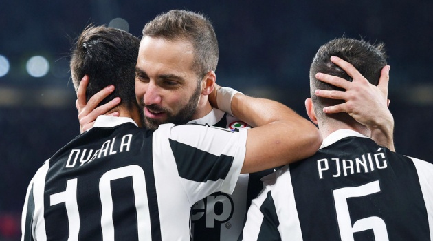Bonucci hạ gục Buffon, nhưng Milan không thể ngăn Juventus