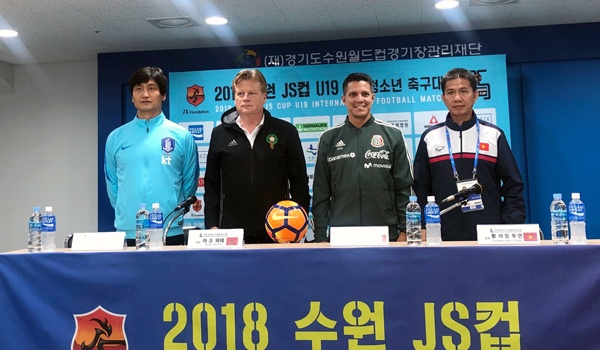 HLV U19 Mexico: Đá với Việt Nam, chúng tôi không cần giấu bài