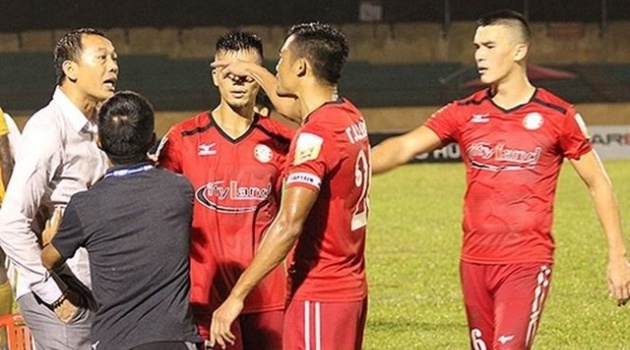 Thi triển Võ- League, thầy trò Toshiya Miura nhận án phạt cực nặng