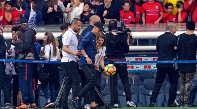 Neymar đã xuất hiện trở lại trong buổi tập mới nhất của PSG