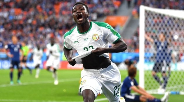 Moussa Wague đi vào lịch sử Châu Phi với pha ghi bàn vào lưới Nhật Bản