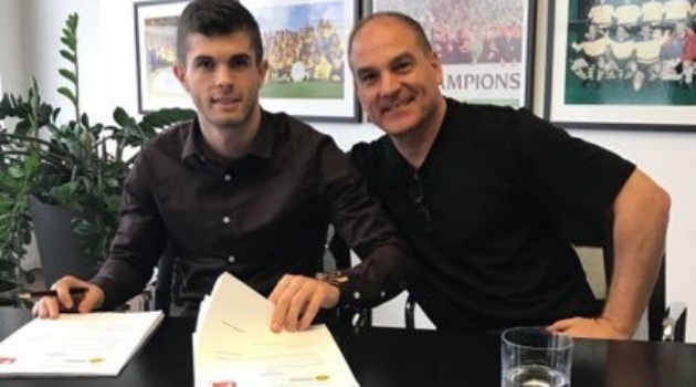 Cha của Pulisic hé lộ tương lai: MU, Chelsea, Liverpool mừng thầm