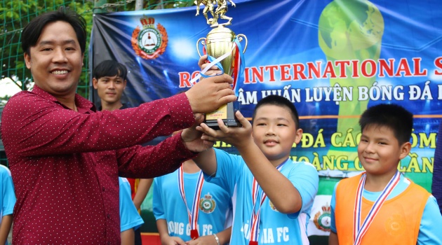 U10 Bình Thạnh, U13 Tân Phú vô địch giải bóng đá Hoàng Gia 2018