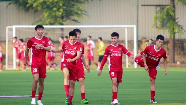 Cầu thủ Hà Nội FC hội quân, tuyển Việt Nam tiếp tục tập nhẹ nhàng