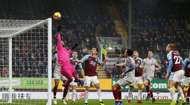 4 điểm nhấn Burnley 1-3 Liverpool: Phương án B tệ hại, công thủ toàn diện như Van Dijk