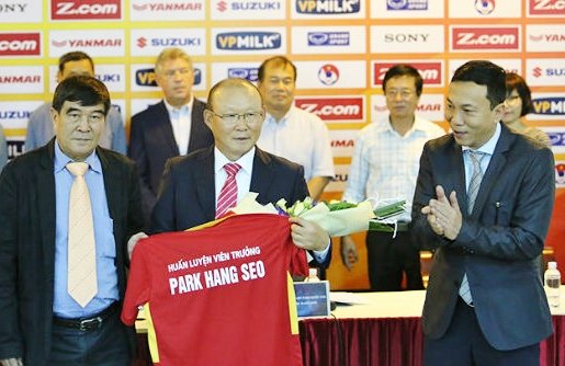 Đàm phán giữa thầy Park và VFF kéo dài: Thời gian là biến số khó lường