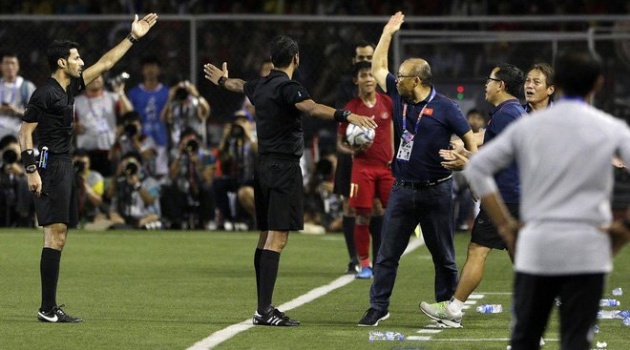 Bạn đã hiểu vì sao AFC “giơ cao đánh khẽ” với HLV Park Hang-seo?