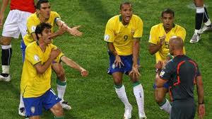 Bạo lực tiếp tục phủ bóng đen lên bóng đá Brazil
